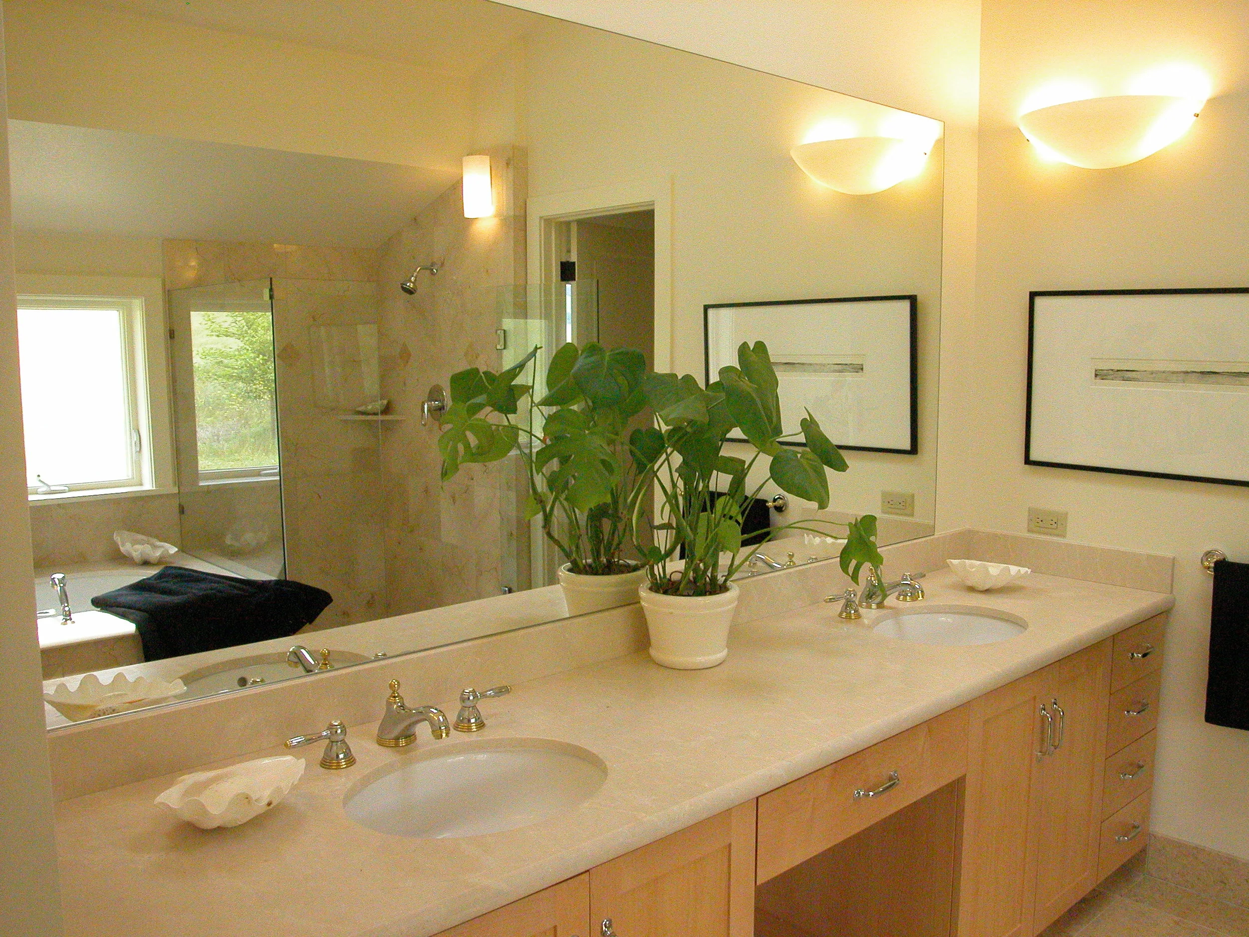 01_MasterBath_Vanity1_Oak Glen.JPG