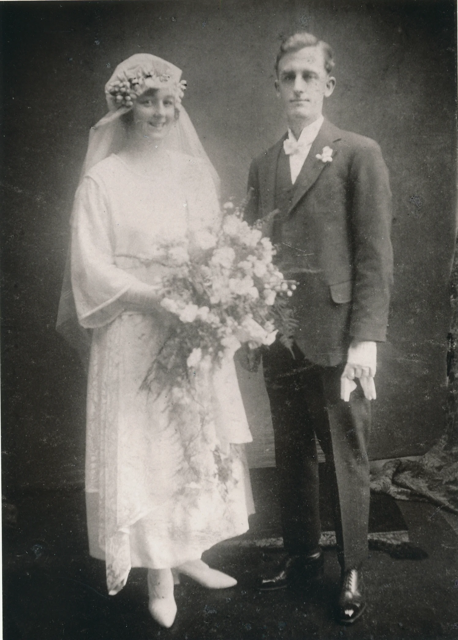 Kathleen Prince and George Belfrage on their wedding day, 1922 (Noel Belfrage Collection)