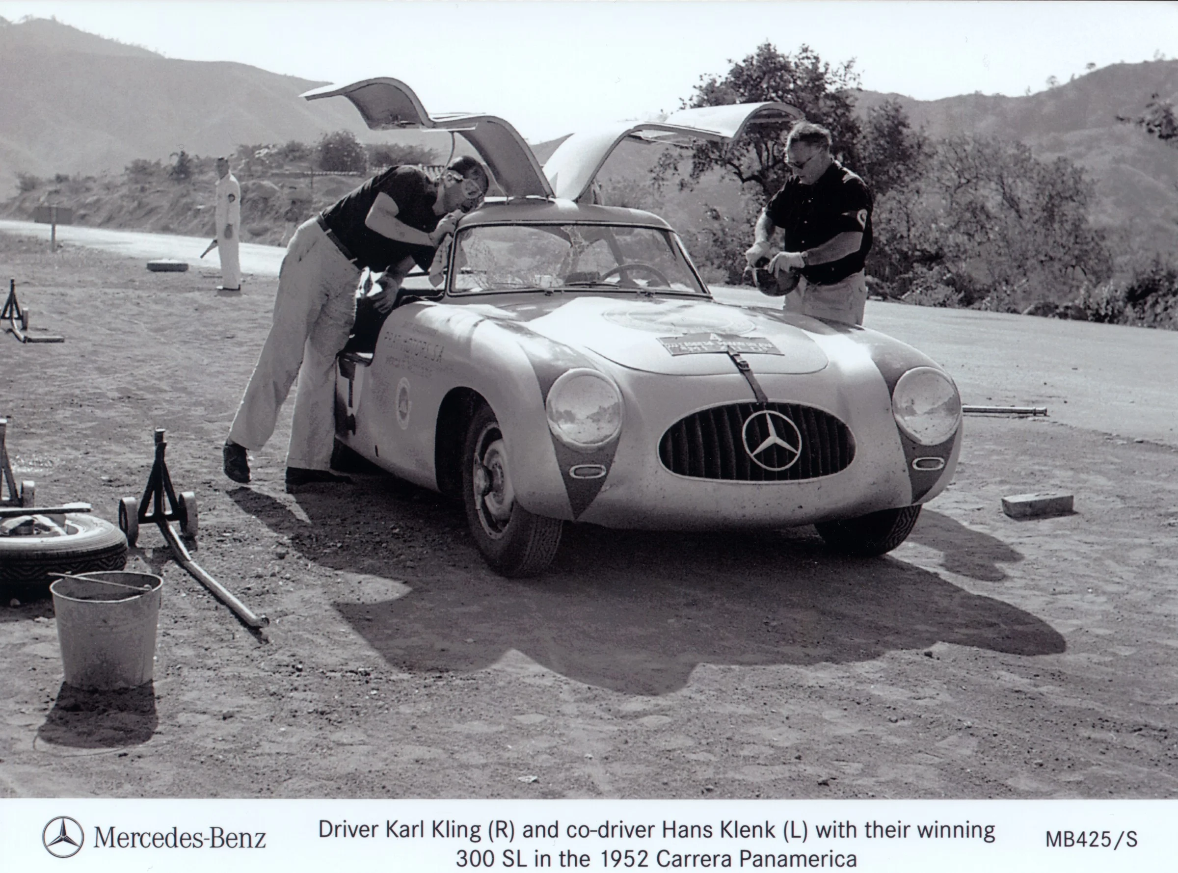 Mercedes-Benz 300SL Carrera Panamericana 135904_30430mer.jpg