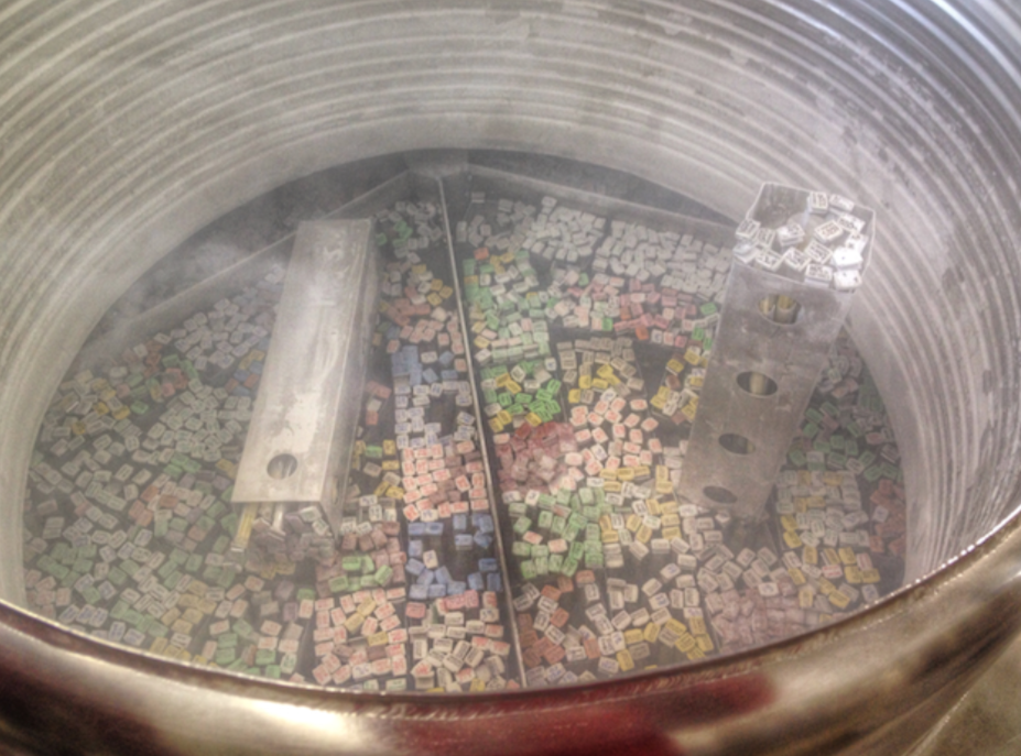 Semen Tank - Overhead - Bluff Springs Cattle.PNG