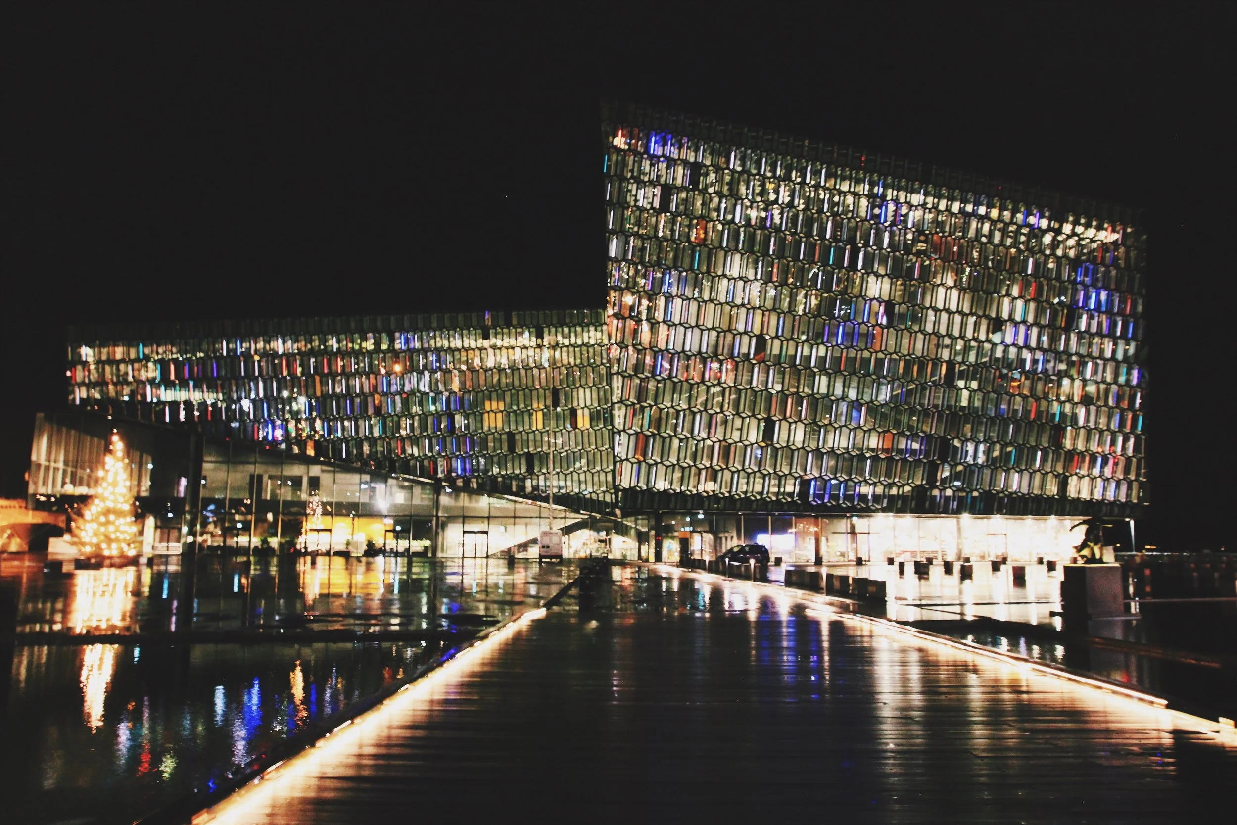 破產時出生的 Harpa 