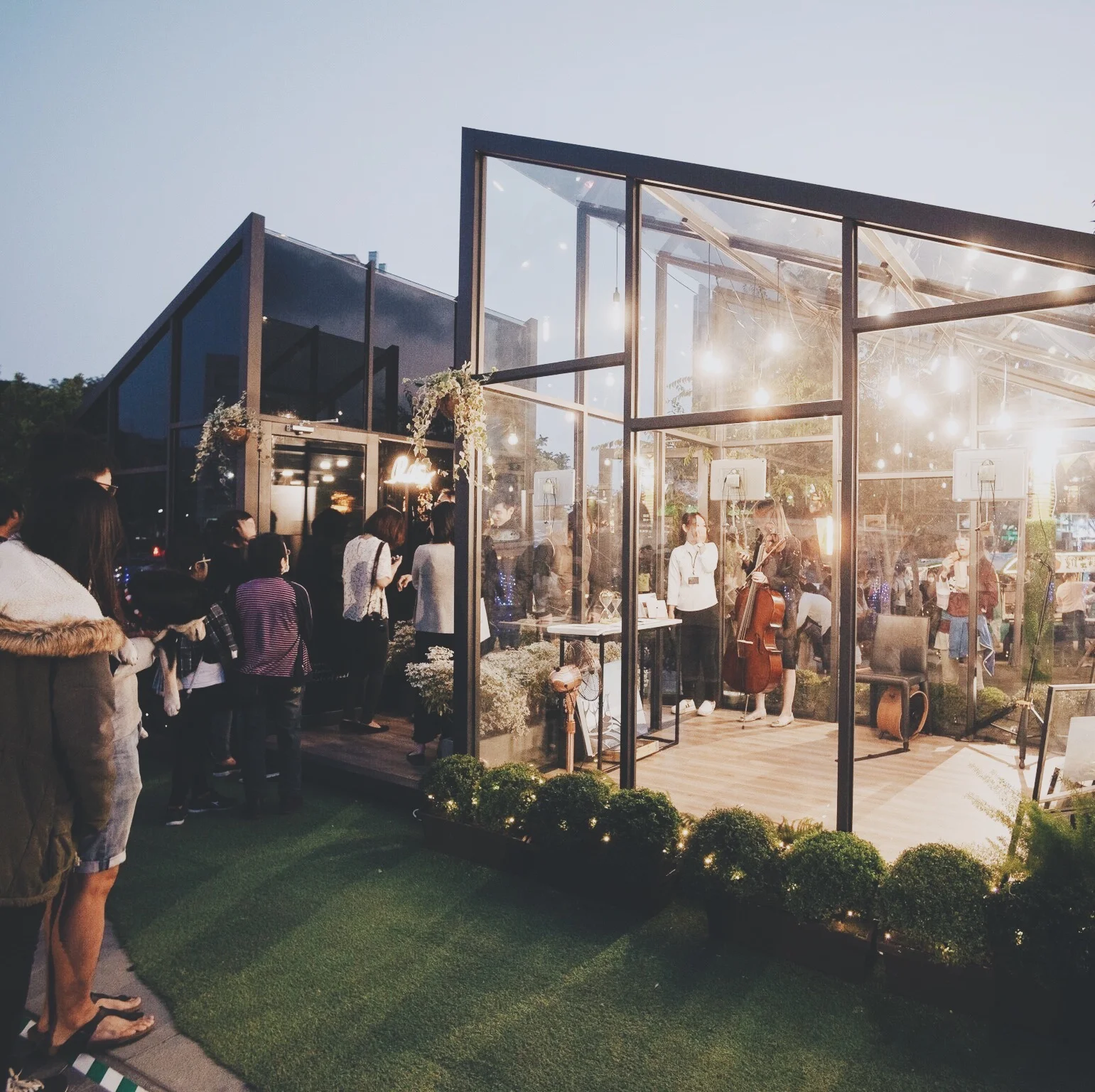 回台灣做藝術很難？