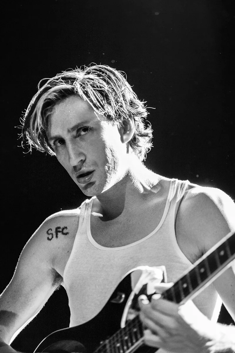 KirinJCallinan_MusicHallOfWilliamsburg_10152013_ClaytonCarr-11.jpg