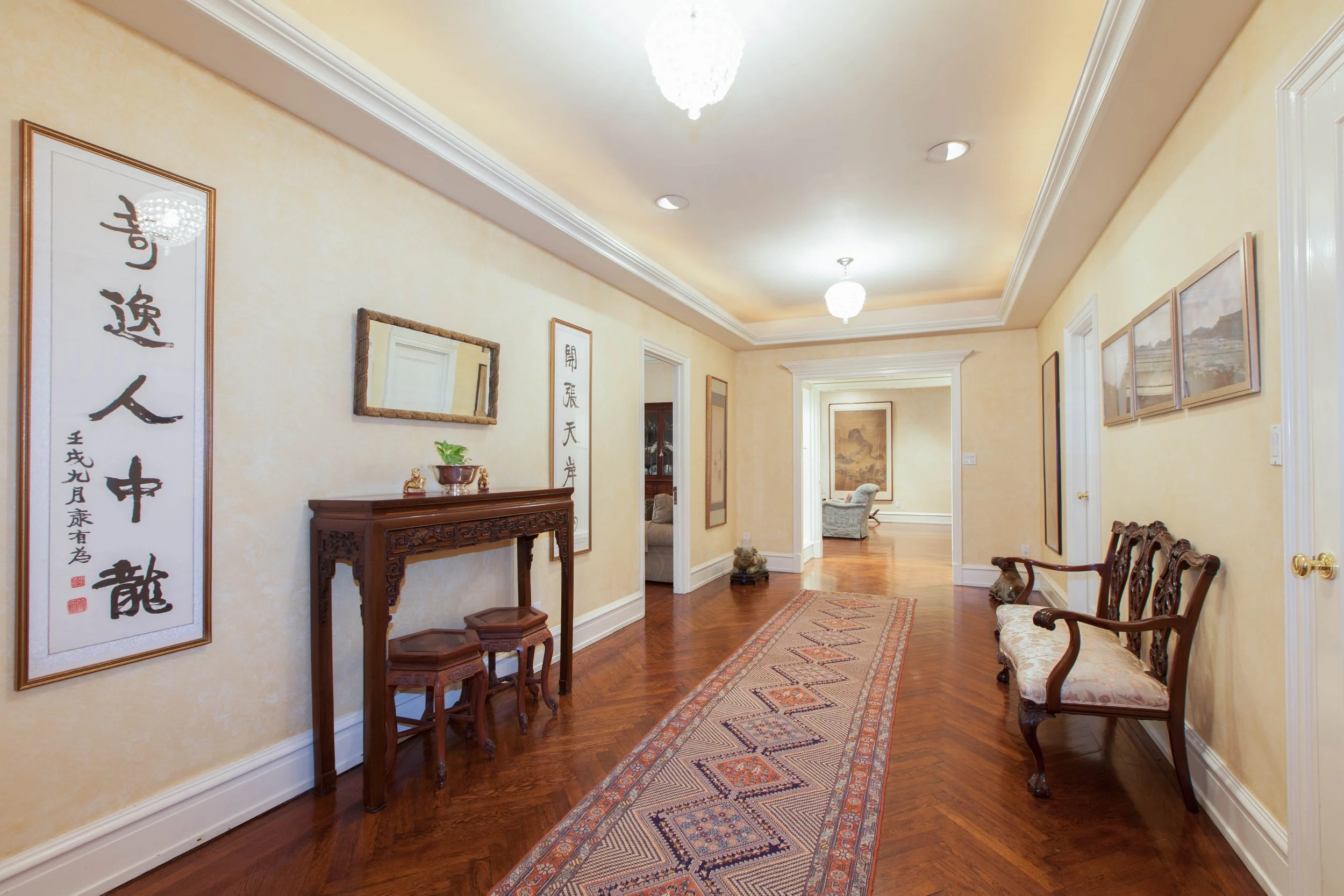 foyer.jpg