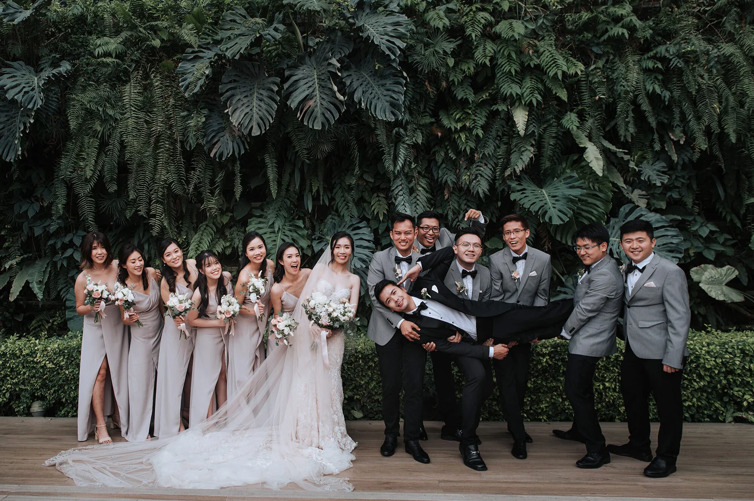 An Old Hollywood Glam Wedding At Four Seasons Hotel Kuala Lumpur The Wedding Notebook Magazine