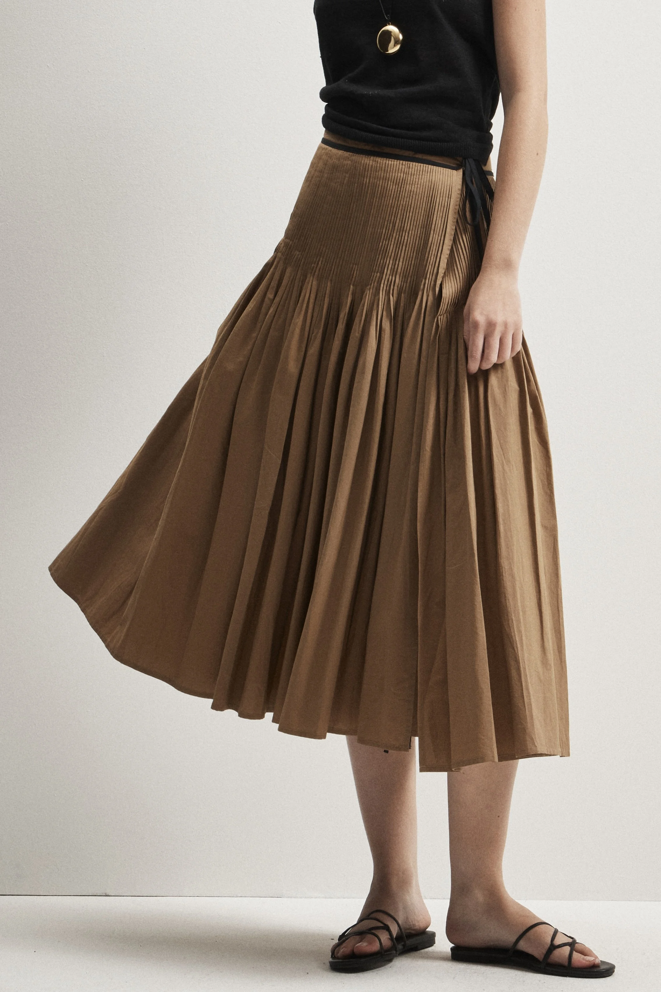 LOOK_114_008.jpg