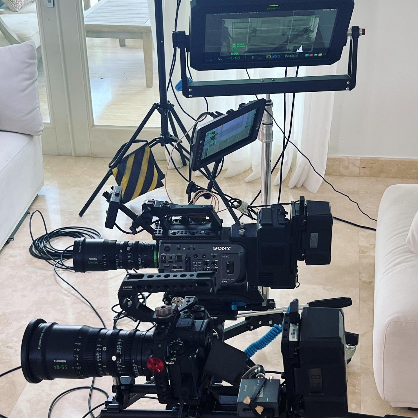 At work with the twins 

#production #sony #fujinon #FX9 #A1 #atomossumo #godox #aputure300x #cereprods #puertorico #videoproduction