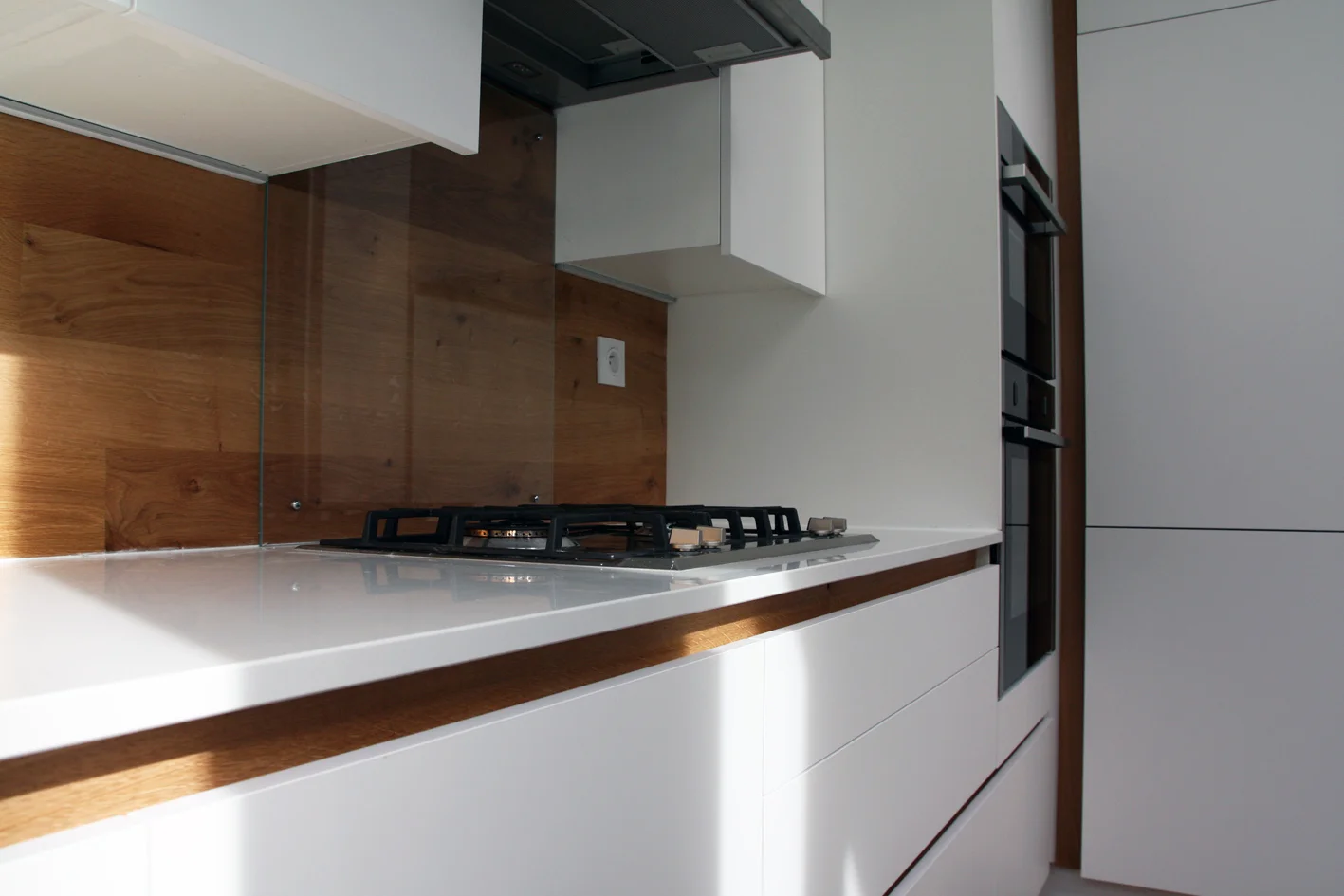 Rue Lavoisier Kitchen B 12 X 8.jpg