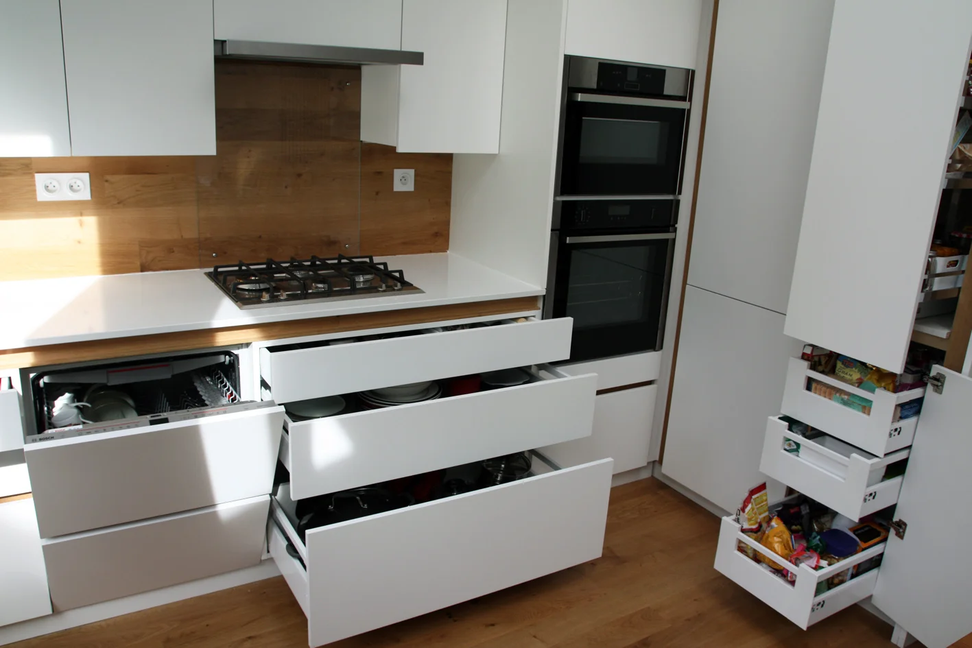 Rue Lavoisier Kitchen D 12 X 8.jpg