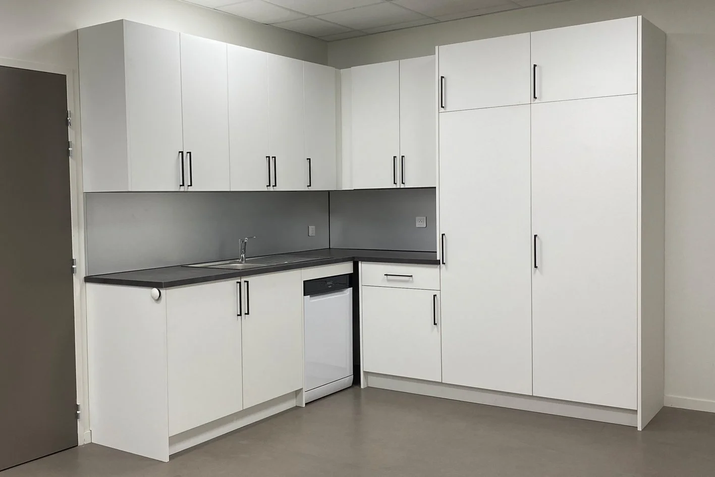 KITCHEN CATHO 12 X 8 E.jpg