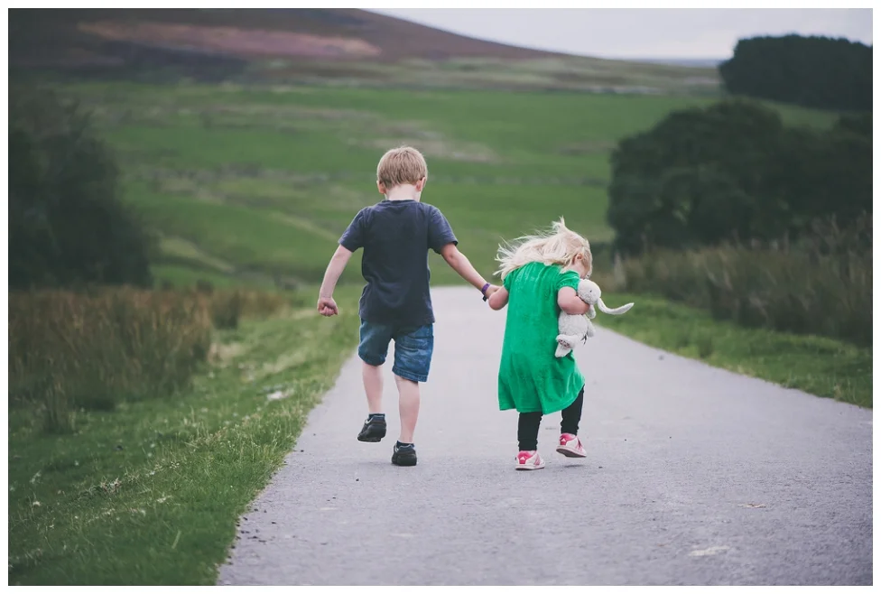 Stories of the Everyday - Harry & Lottie