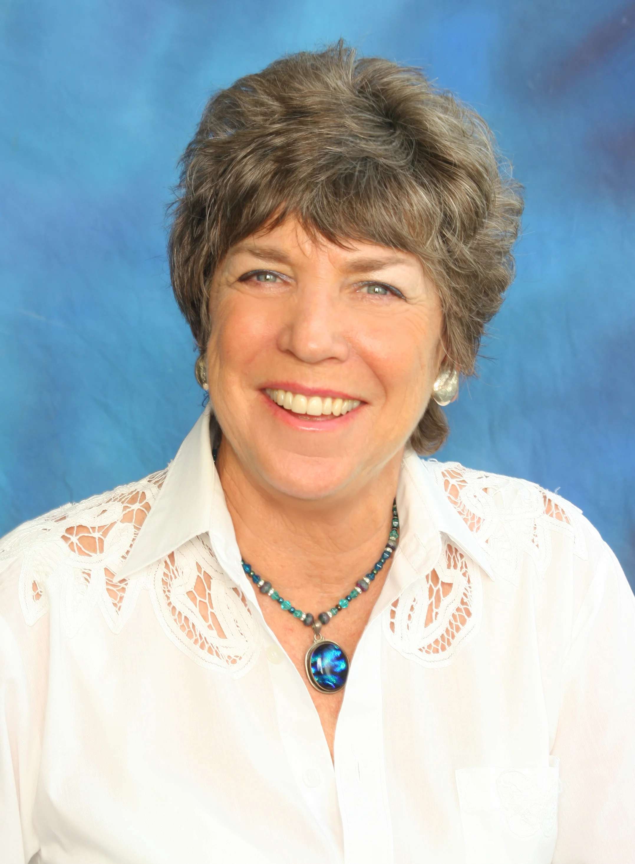 Linda in White Shirt Am Fit.jpg