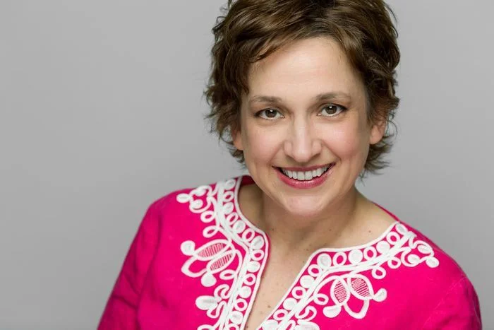 Julieann Dove.jpg
