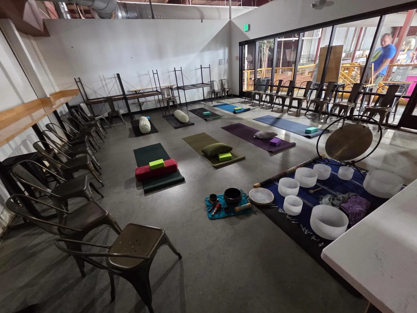 Look at this set up 💜🌕
$5 Mini sessions all day with @natonthemat3 at @loganstreetmarket for their Blue Moon Event! 

Scroll through for the sched! 👉🏼