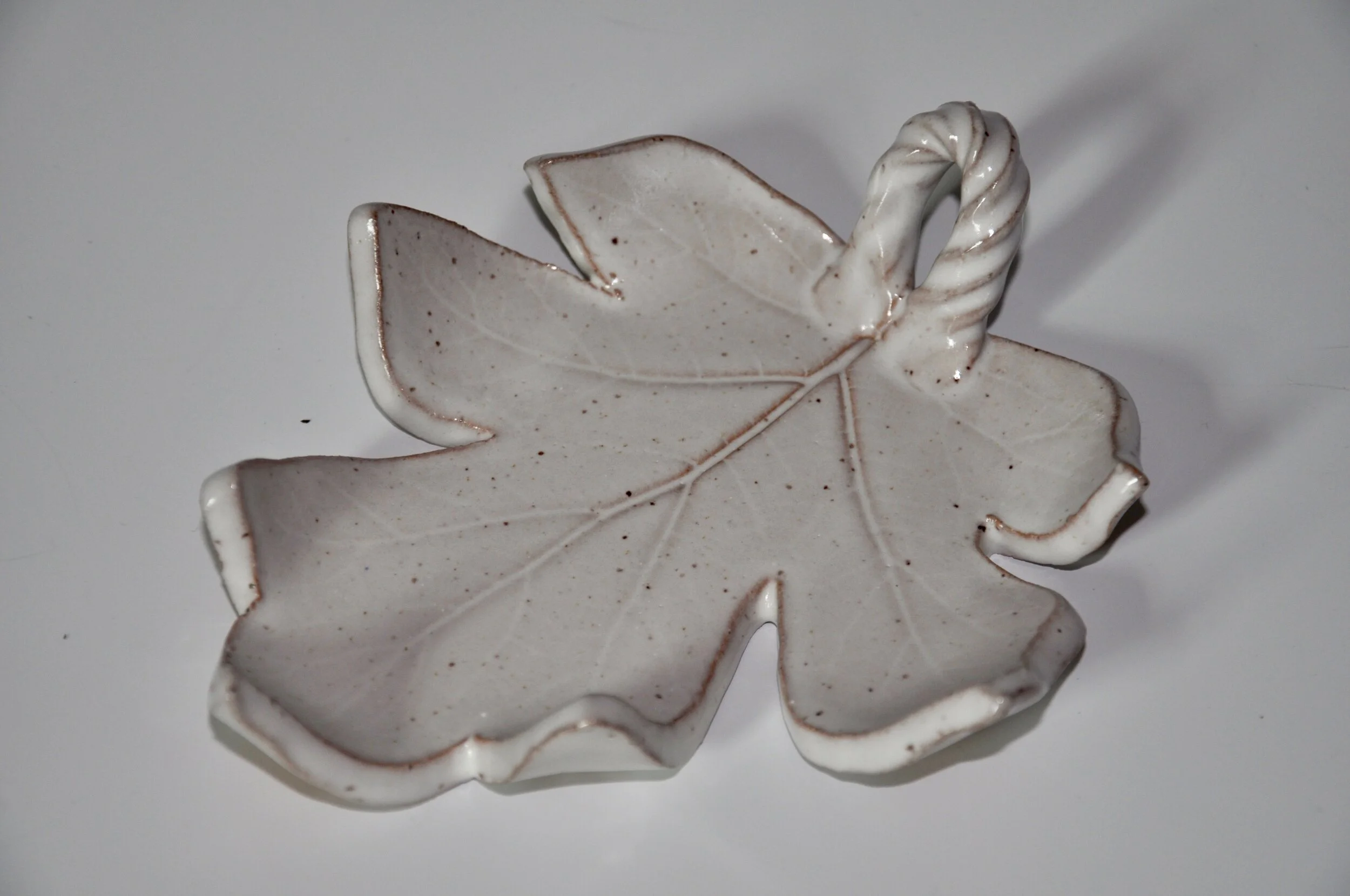Leaf relief plate