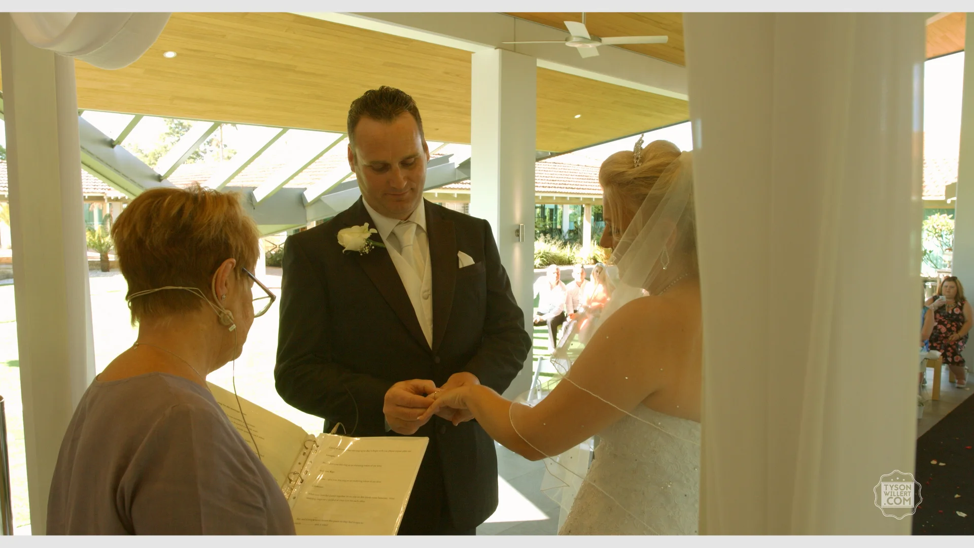 Blackmagic URSA Mini_1_2016-09-08_0504_C0003.00_02_41_32.Still217.jpg