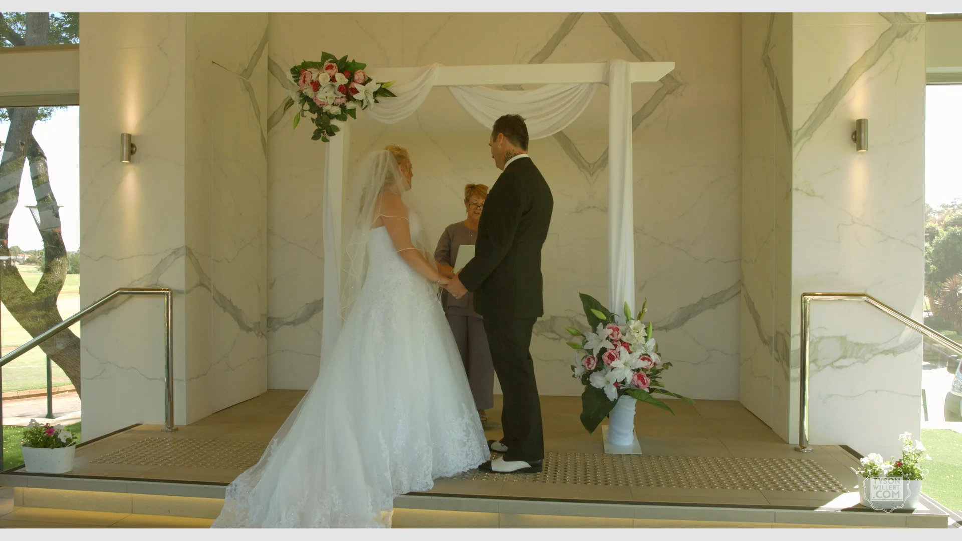 Blackmagic URSA Mini_1_2016-09-08_0504_C0003.00_05_05_02.Still230.jpg