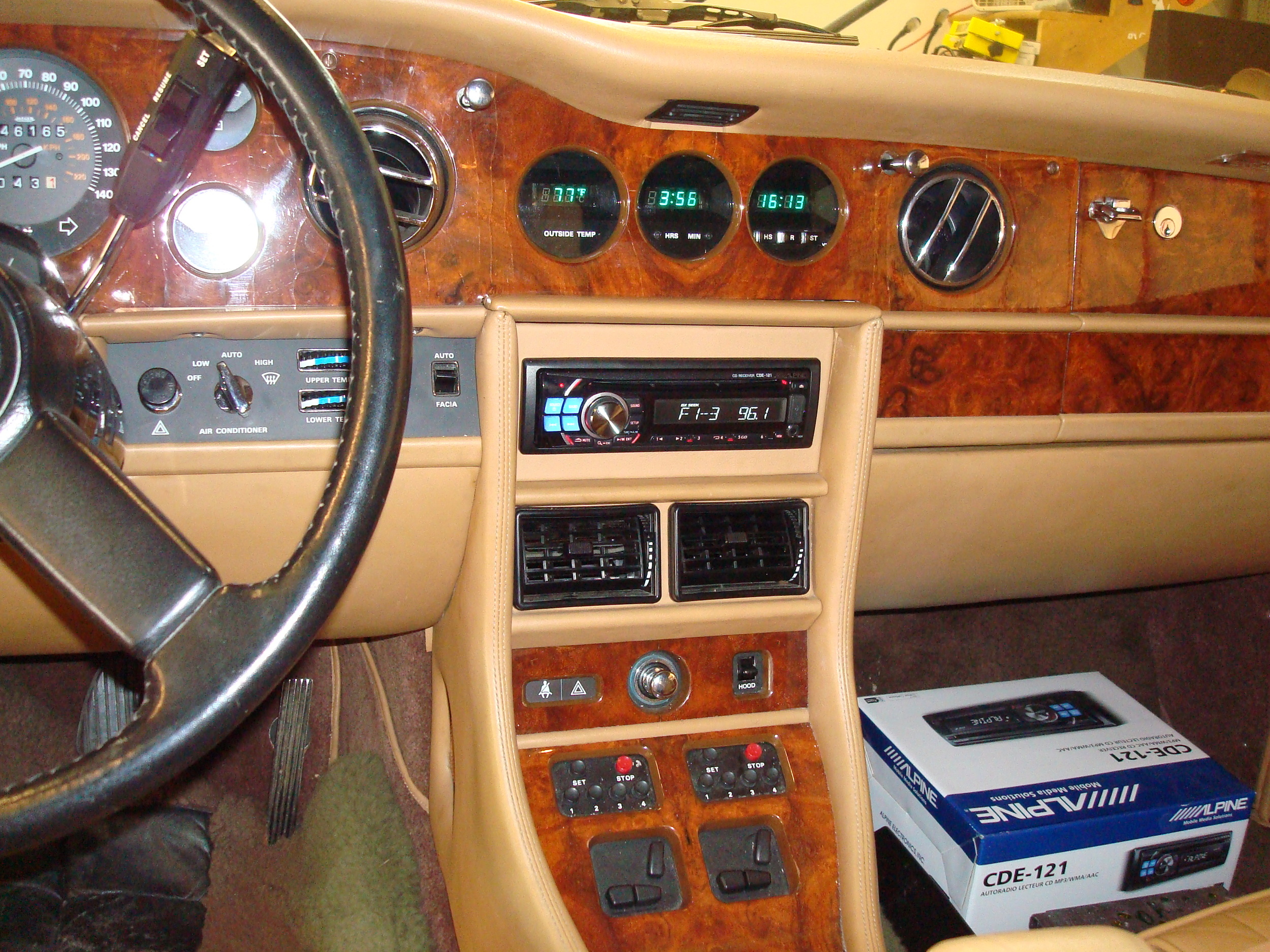 1986 Rolls Royce - Alpine Radio Installation with Leather Wrapped Faceplate