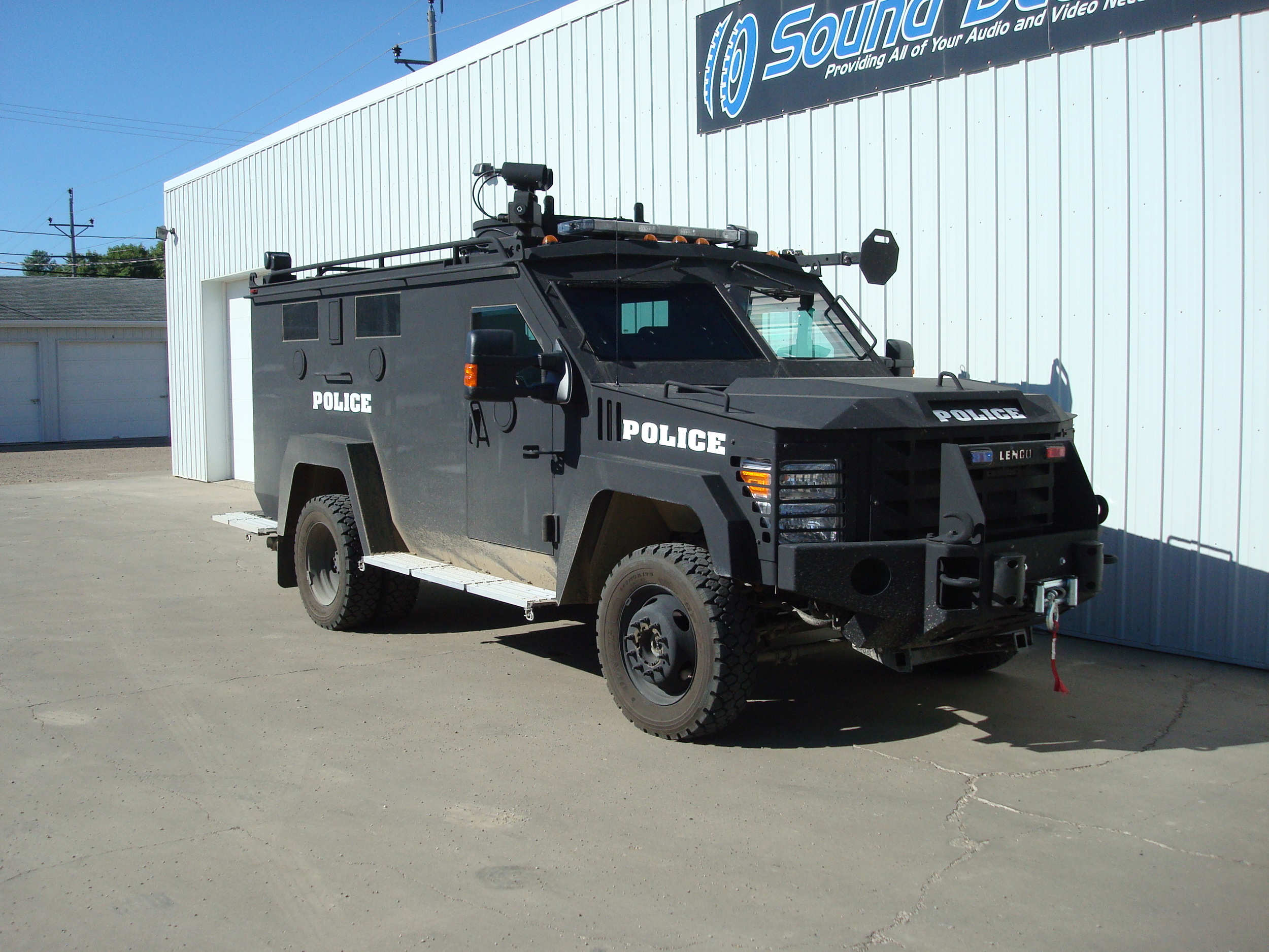 GFPD Swat Team Bearcat Armored Vehicle - Navigation Head Unit, Speaker & Rear Camera Installation