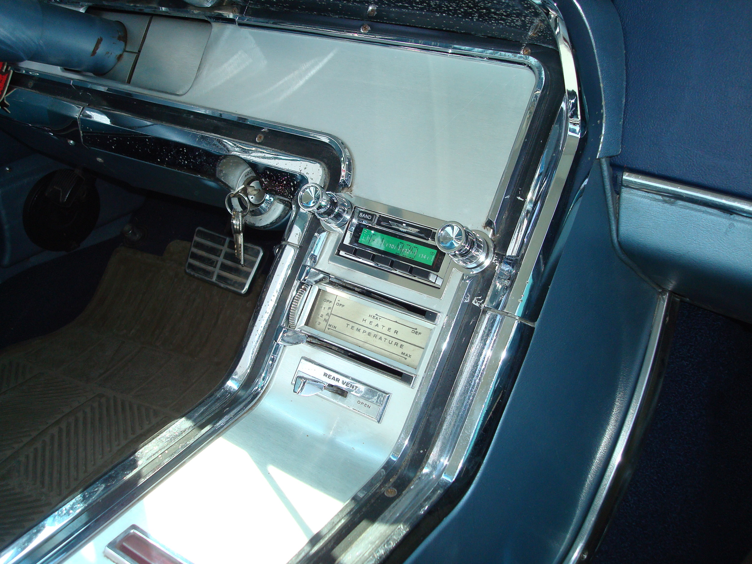 1964 Thunderbird - Custom Autosound Factory-Look Radio