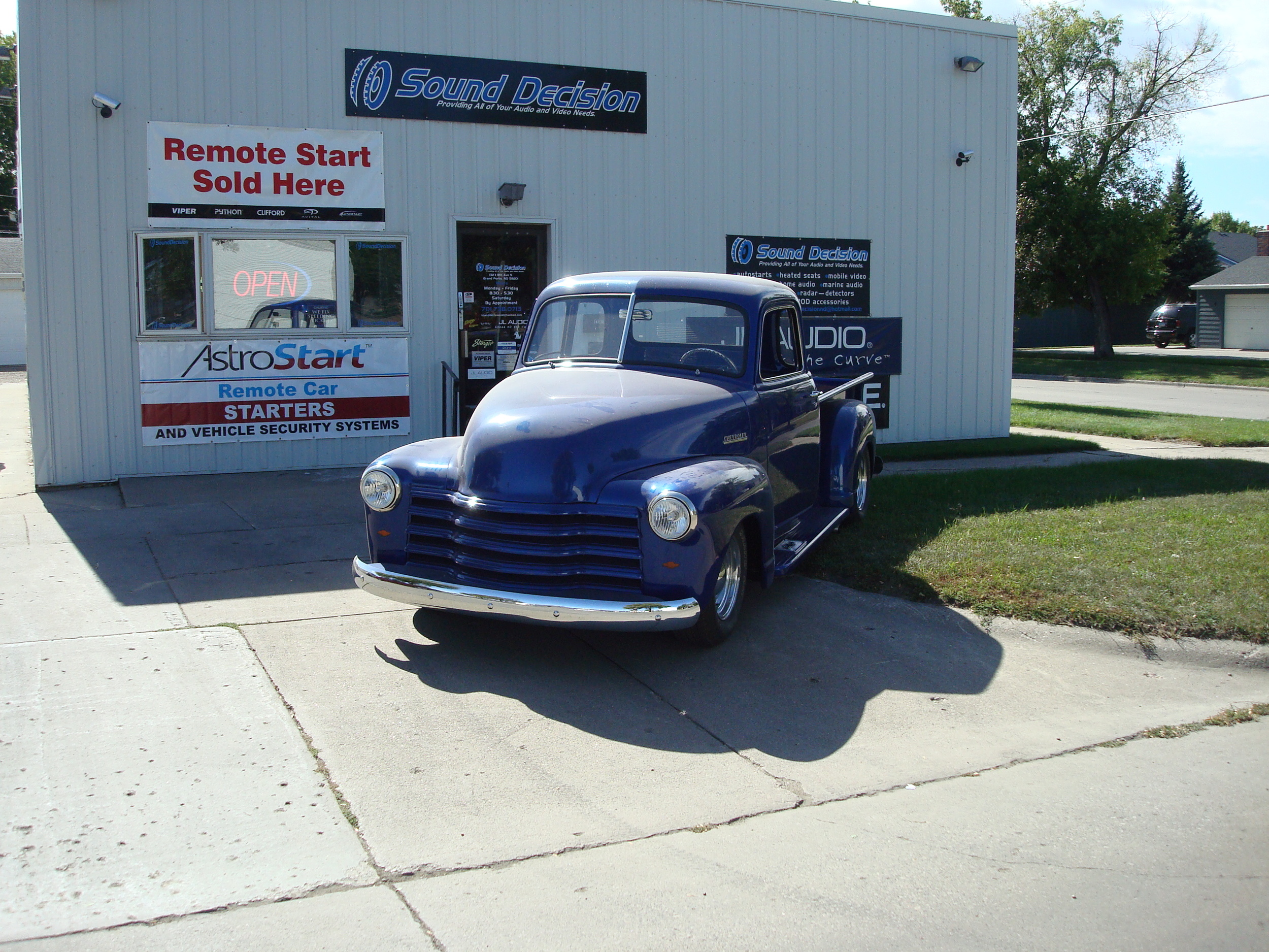 1950 Chevy - Kick Panel & Rear Speakers, Finish Paneling