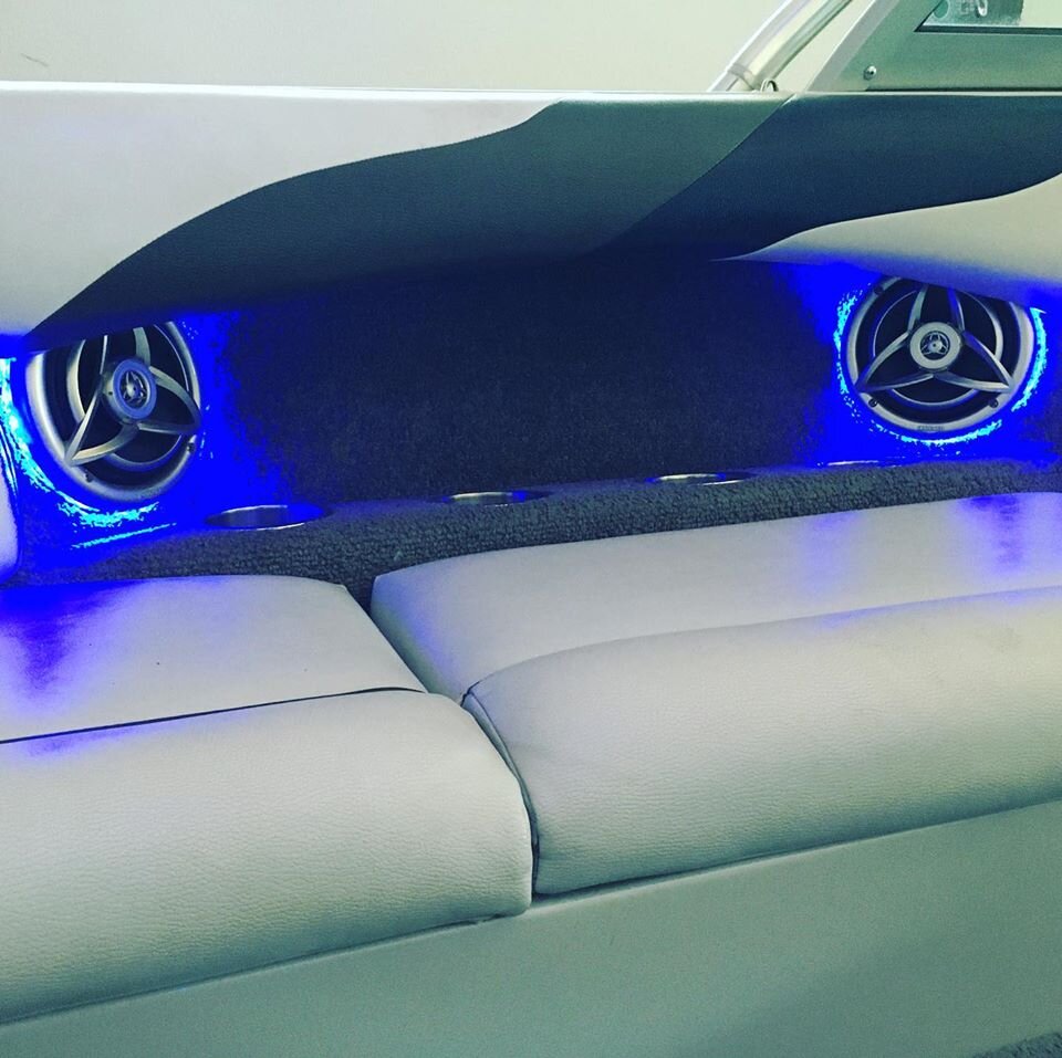 LED light speaker rings on factory speakers powered by an Alpine S-A32F amplifier