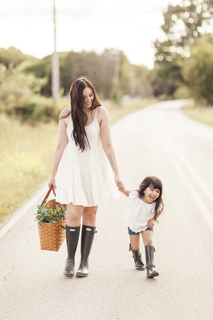 sleepy-fox-photography-chelsea-and-the-city-cotton-field-mother-and-daughter-session-editorial-photographer_1657.jpg