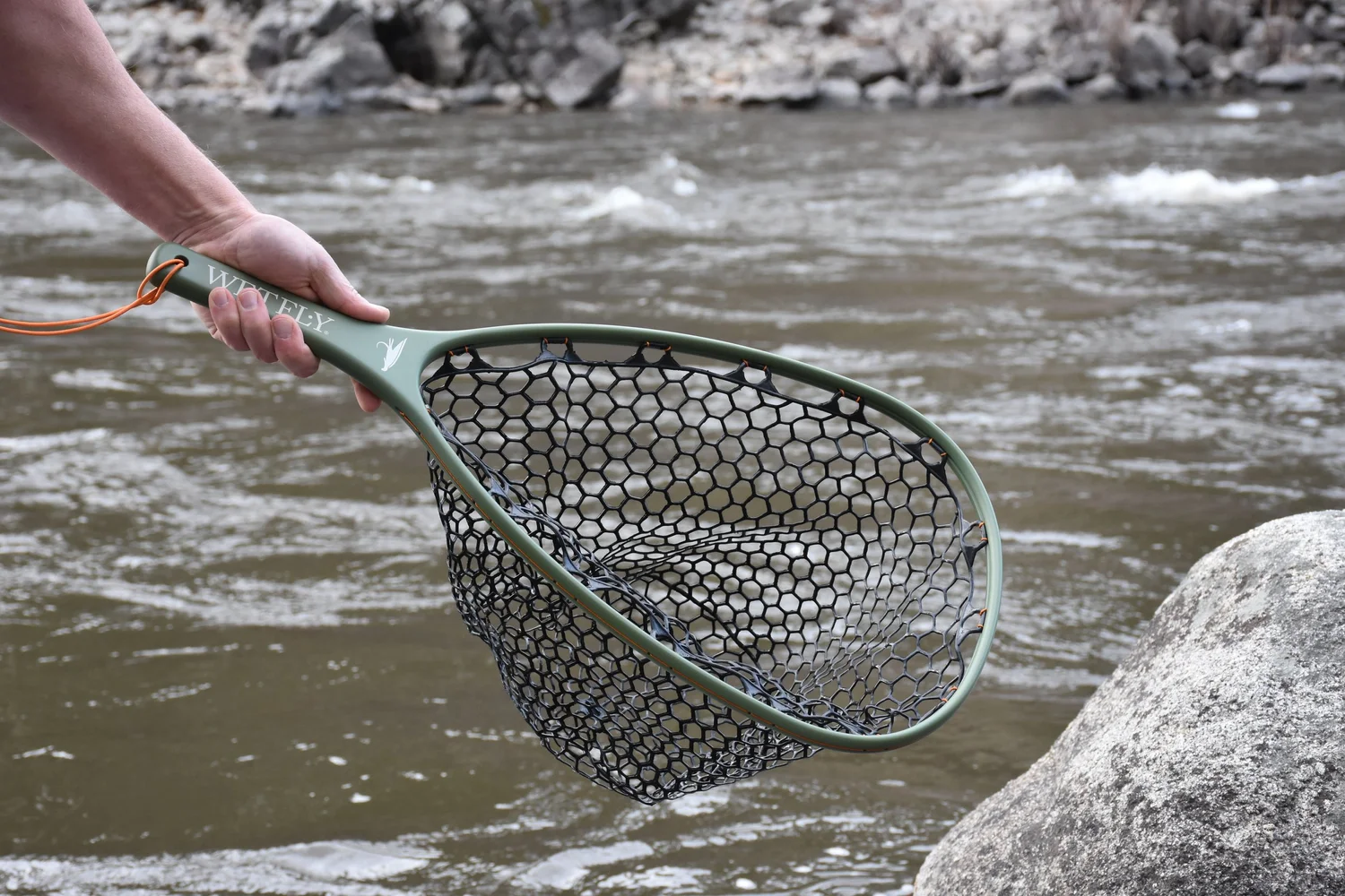 easy catch fishing net Clear Rubber Affordable Trout You can choose the length you need to catch and release the fish without bent your waist SANLIKE 1.8/2.5M Fishing Net Fiberglass