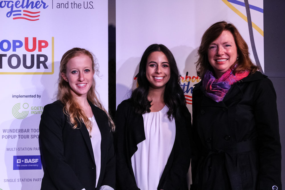  Siemens USA CEO  Barbara Humpton  with company recruits. 