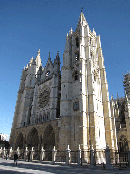 6.leon-cathedral.gif