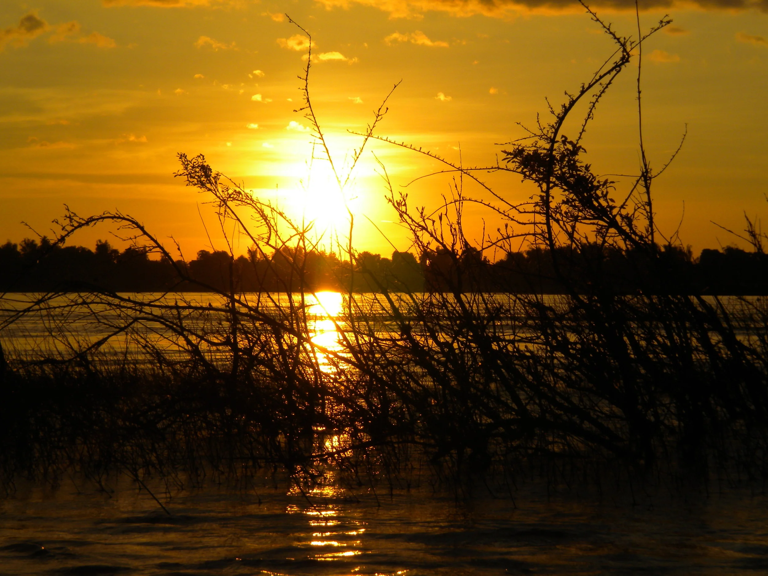mekong sunset.jpg