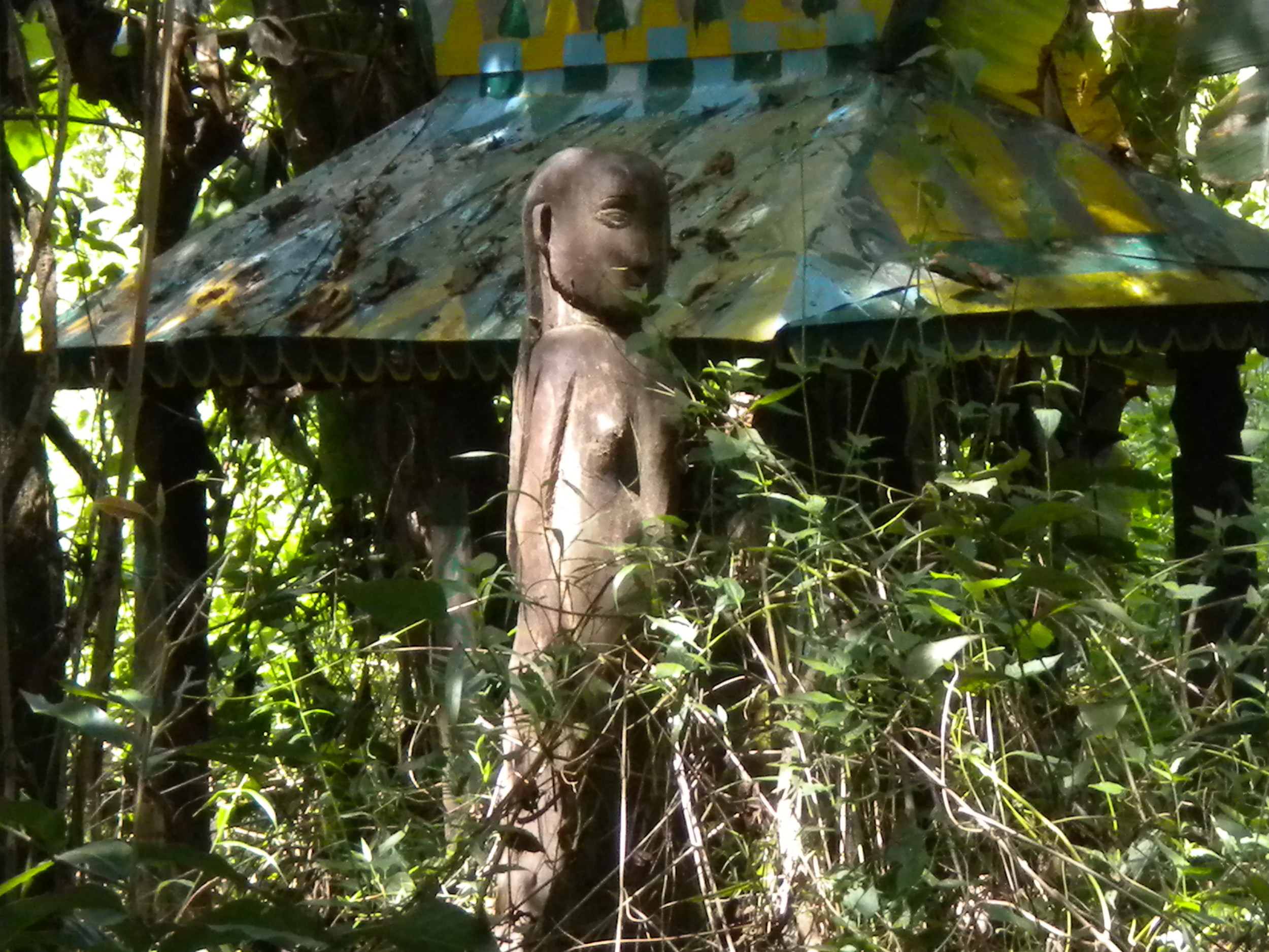 tampuon cemetary 2.jpg