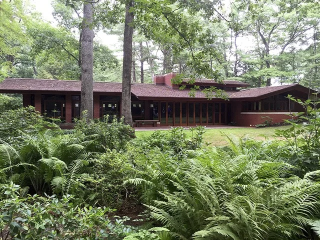 NEW HAMPSHIRE—Presidential Primaries, Sightseeing, Skiing,  and Summer Fun