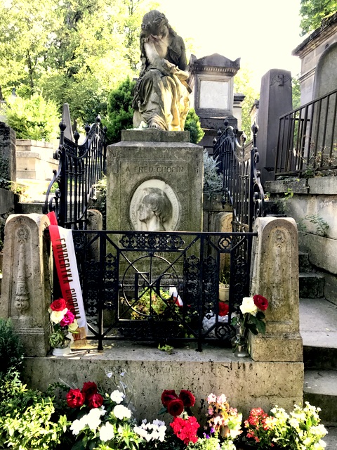  Chopin's grave,&nbsp;Père Lachaise Cemetery, Paris, France.Grave of Suzon Garrigues, killed at The Bataclan Theatre terrorist attack,&nbsp;Père Lachaise Cemetery, Paris, France. 