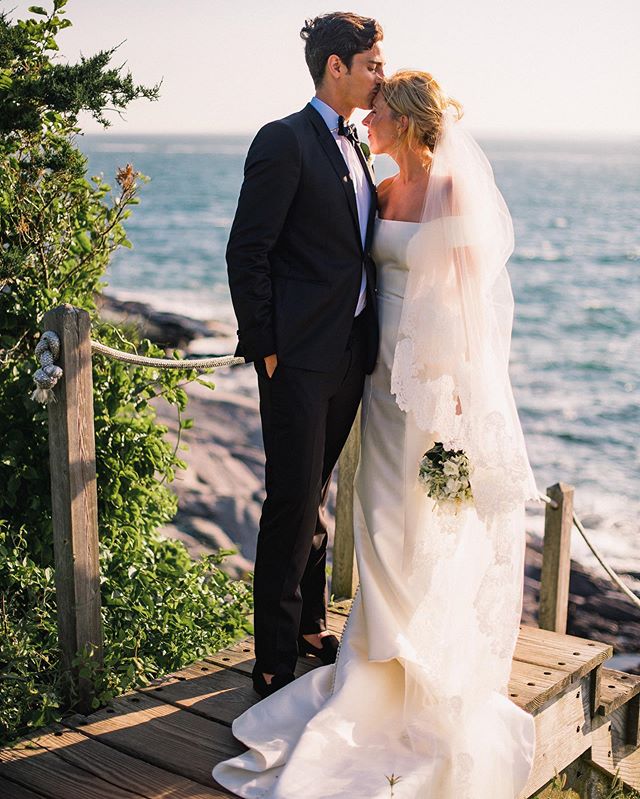 Does anyone go to blogs anymore? I have about 200 photos from this wedding that i want to share.
This is a Castle Hill wedding in Newport, RI that Sarah and I just photographed and I&rsquo;m going through the photos with no idea where to start.  Than