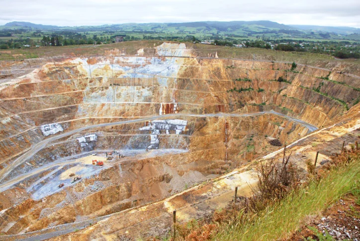 Tiffany’s Retired Chief Executive Argues for Responsible Gold Mining