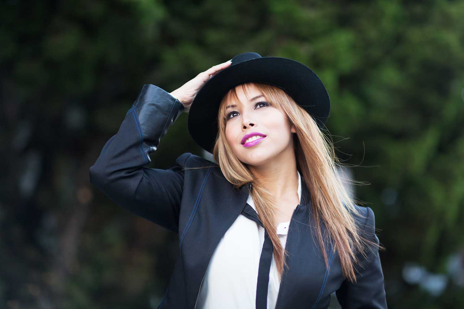 On Carolina - Rogue Hat | Niya Tunic | City Jacket