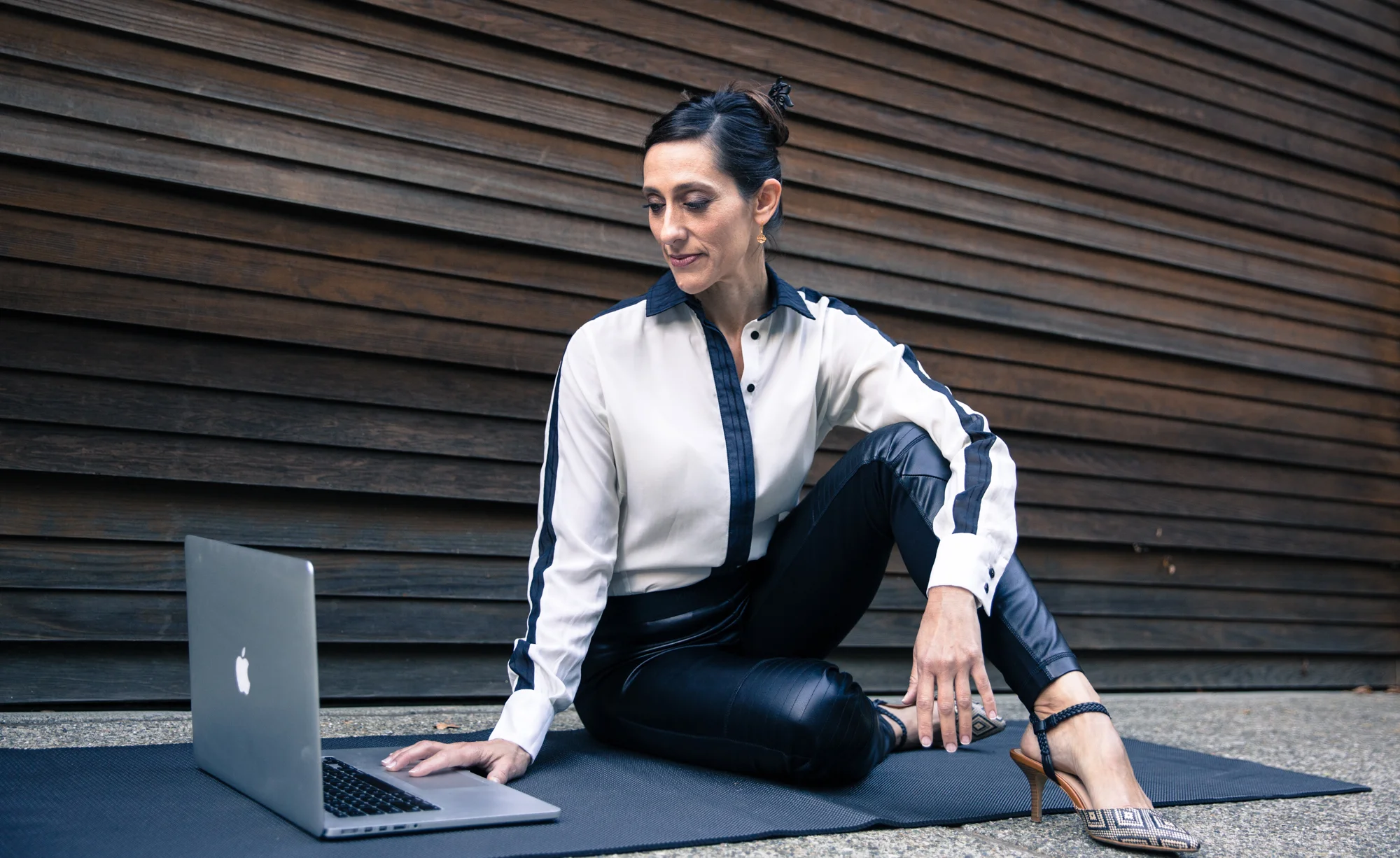 L.Larrea_Jenn-Yoga_WEB-4041.jpg