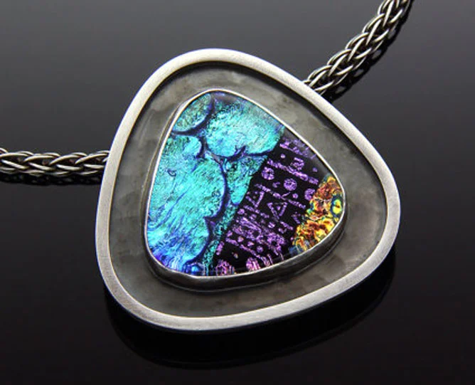 Dichroic Stripe Triangle