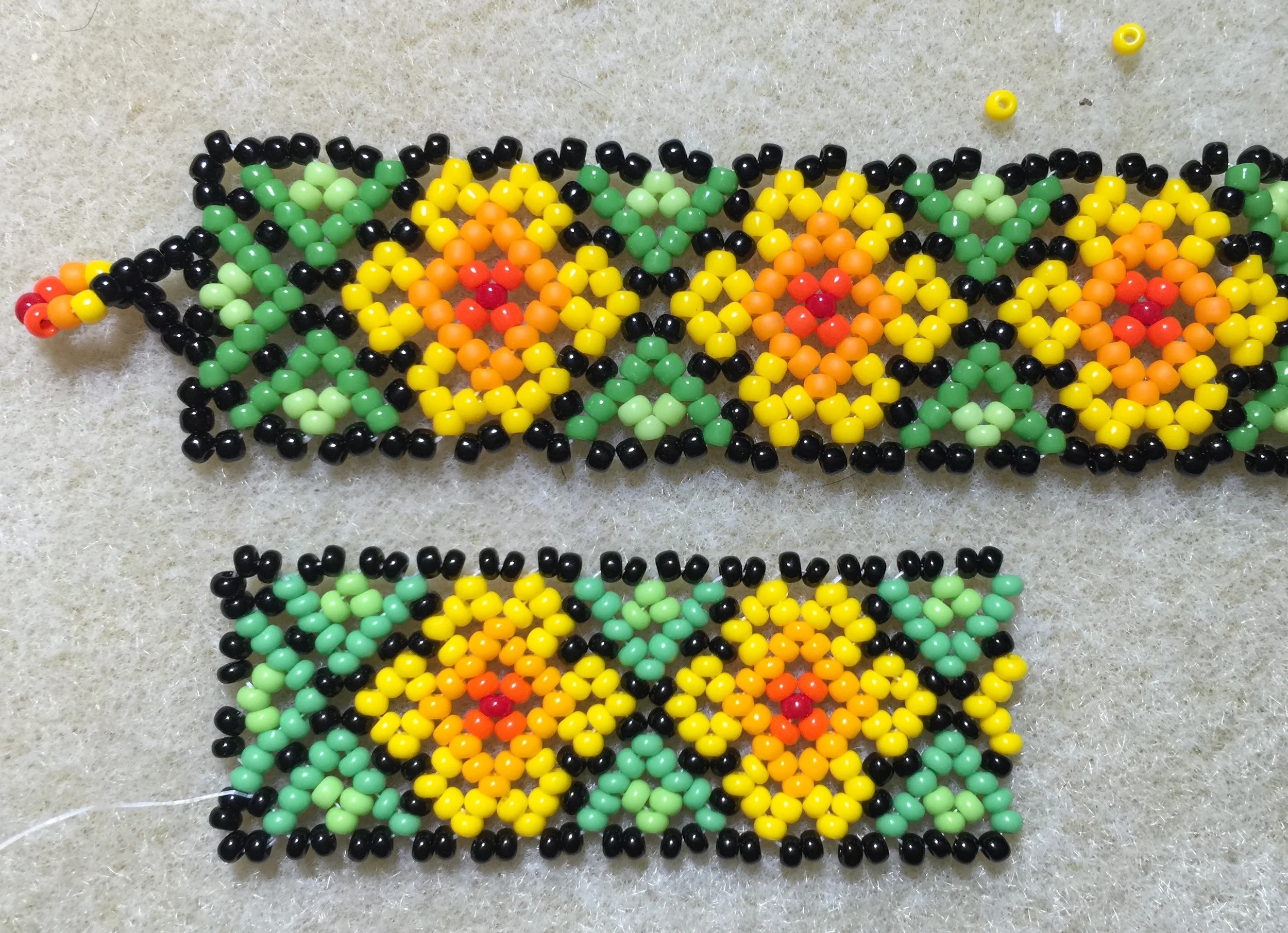 Top: Mixed beads from local bead shop, 11/0 size Bottom: Preciosa 11/0 Rocaille seed beads—PERFECT!