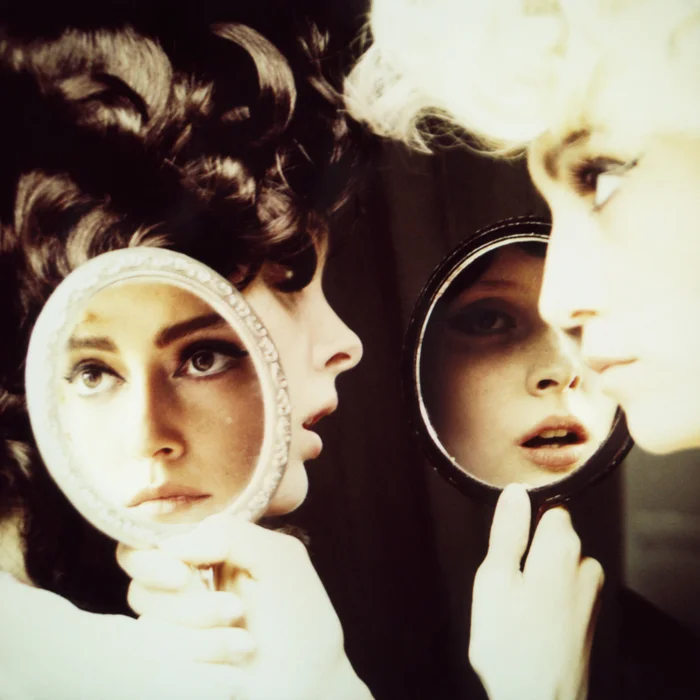 12/32 Mirror, Mirror, 2015