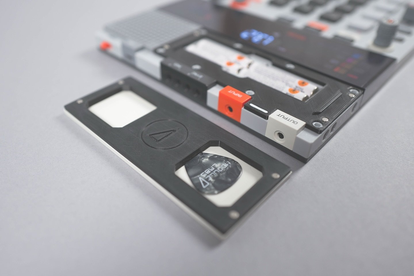 MAGNETIC! HATCH! a Magnetic Battery Door Adapter for Teenage Engineering EP-133 K.O. II and EP-1320 Medieval

So how strong are the magnets? Check out the video for a better feel, but they are strong and keep the door on even while shaking the sample