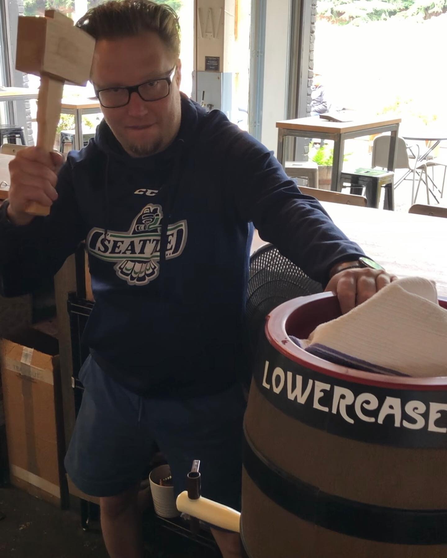 By the HAMMER OF THOR! Shawn just smashed into a gravity keg of our Blue Corn American Pilsner collab with @seattlebeerschool @luckyenvbrewing and @holymtnbrewing - This was pulled before filtering and putting the finishing carbonation to the beer so