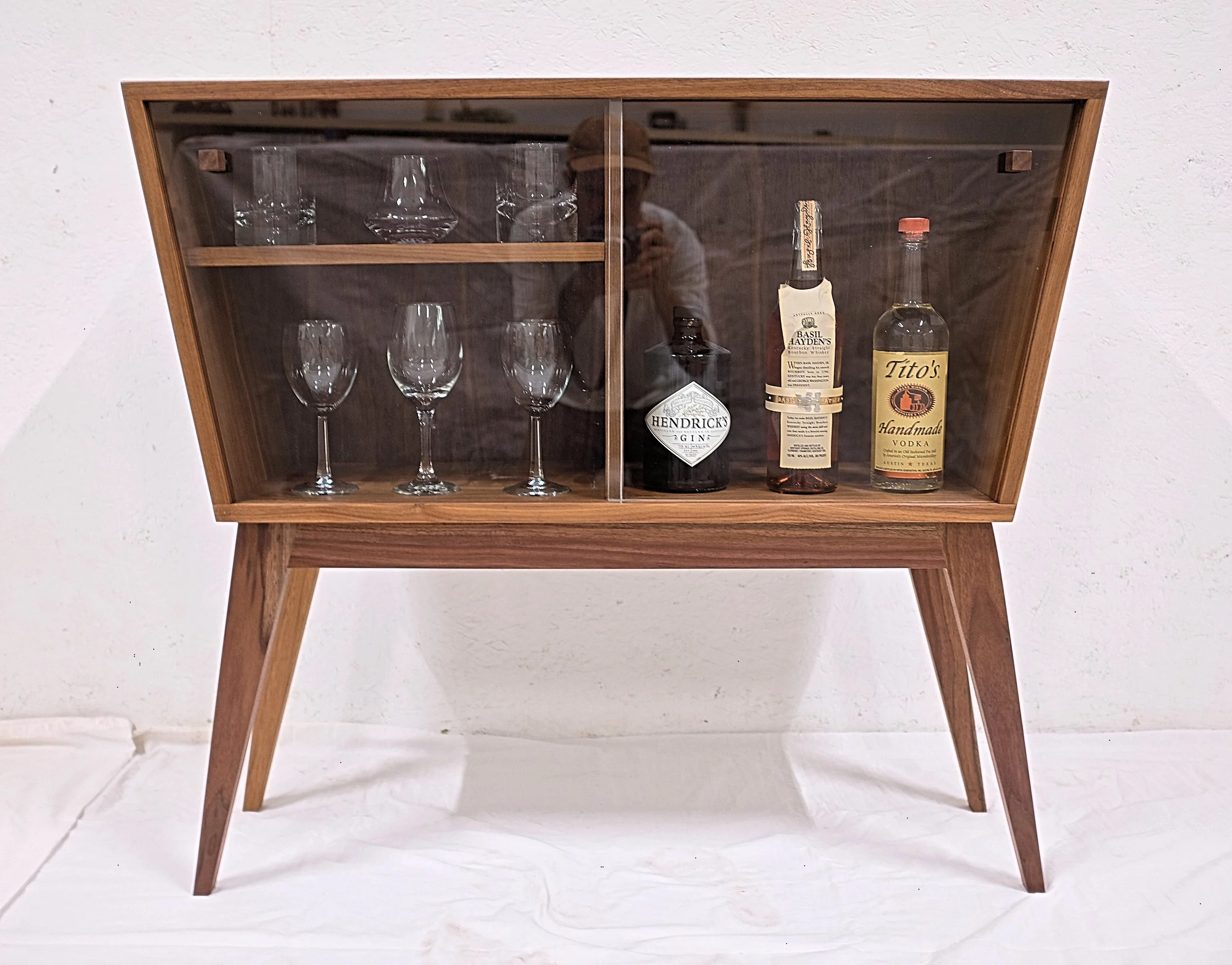Liquor Cabinet Walnut 4.jpg