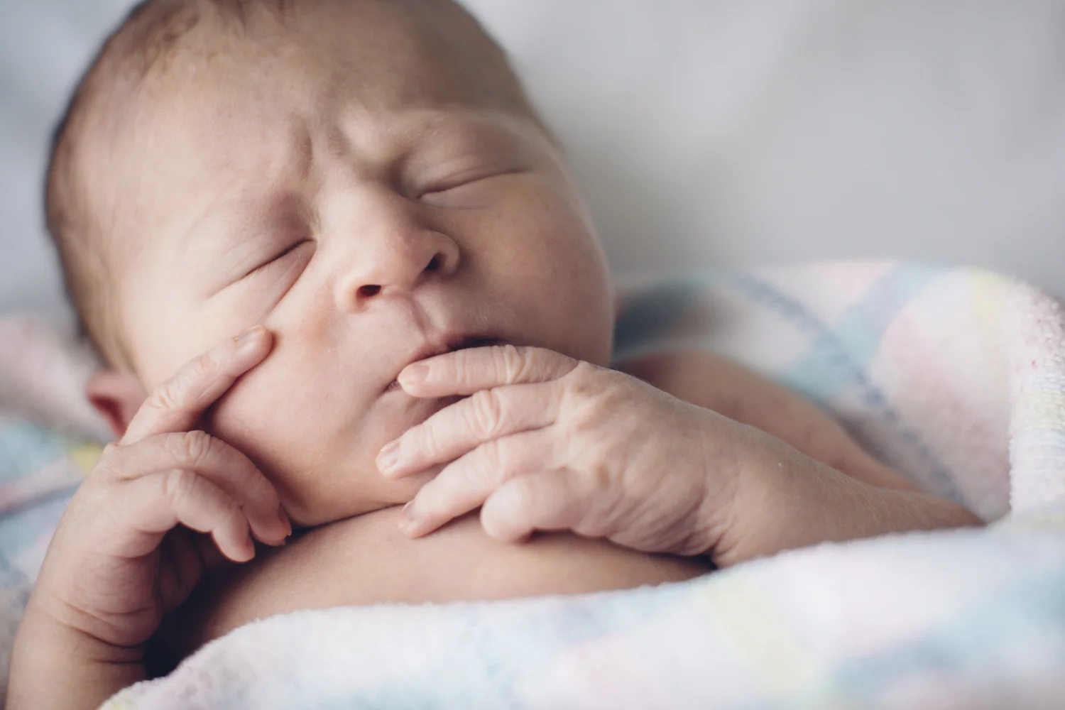sheridan_nilsson_newborn_lifestyle_photography.02.jpg