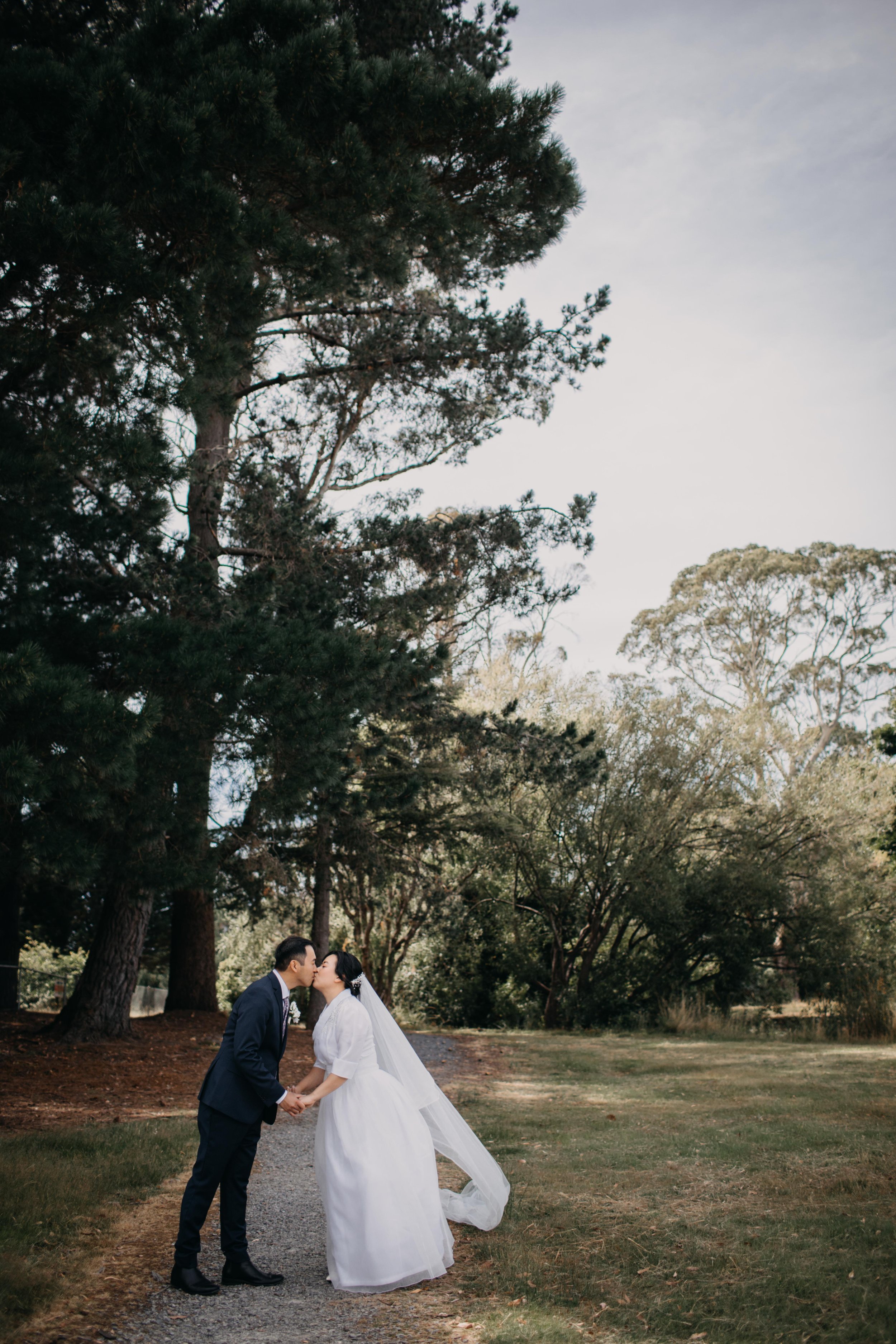 lakeside_chapel_grindelwald_sheridan_nilsson_Tasmanian.Wedding.Photographer-4603.jpg