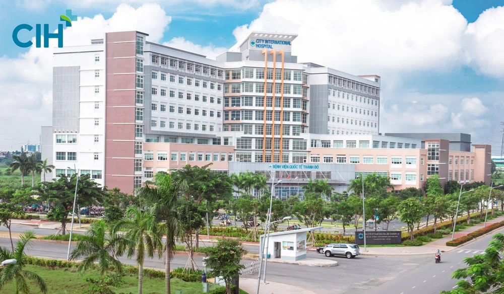 Chụp hình bệnh viện CIH. Ảnh: MAKI.vn