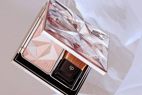 Chụp ảnh cận cảnh (Macro) để thể hiện chi tiết sản phẩm