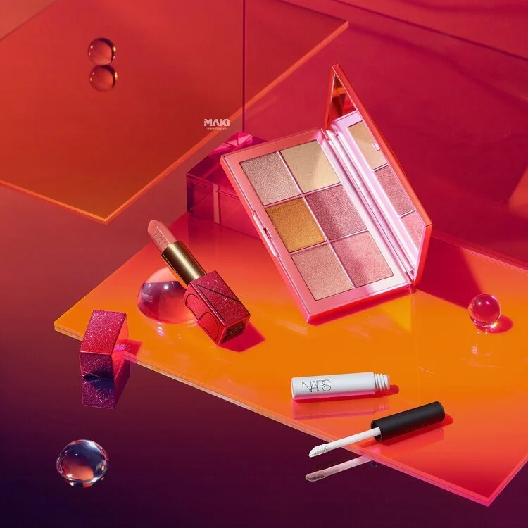 Ý tưởng chụp ảnh sản phẩm trên nền màu thú vị - sáng tạo