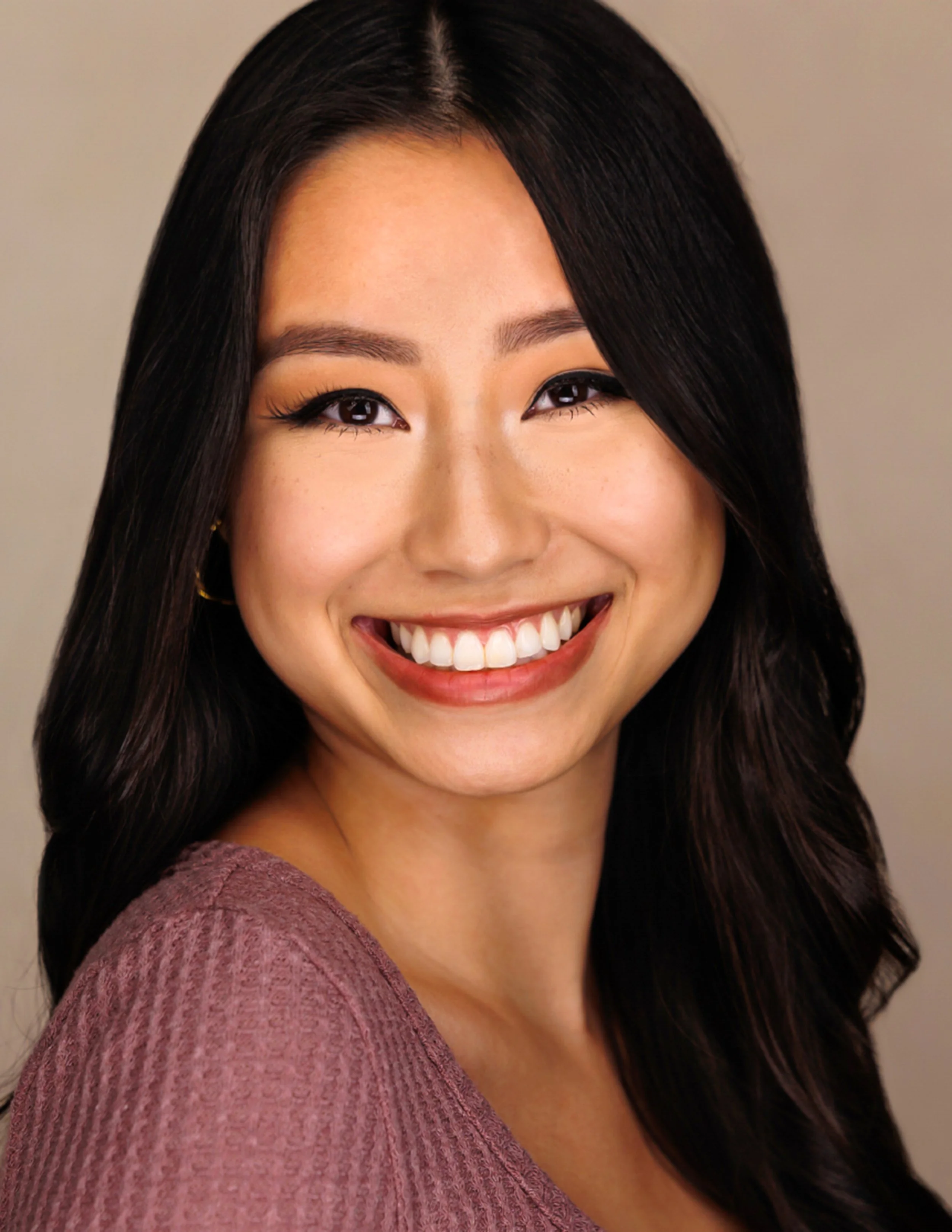 Lillian headshot 2023 by Luis rs web.jpg